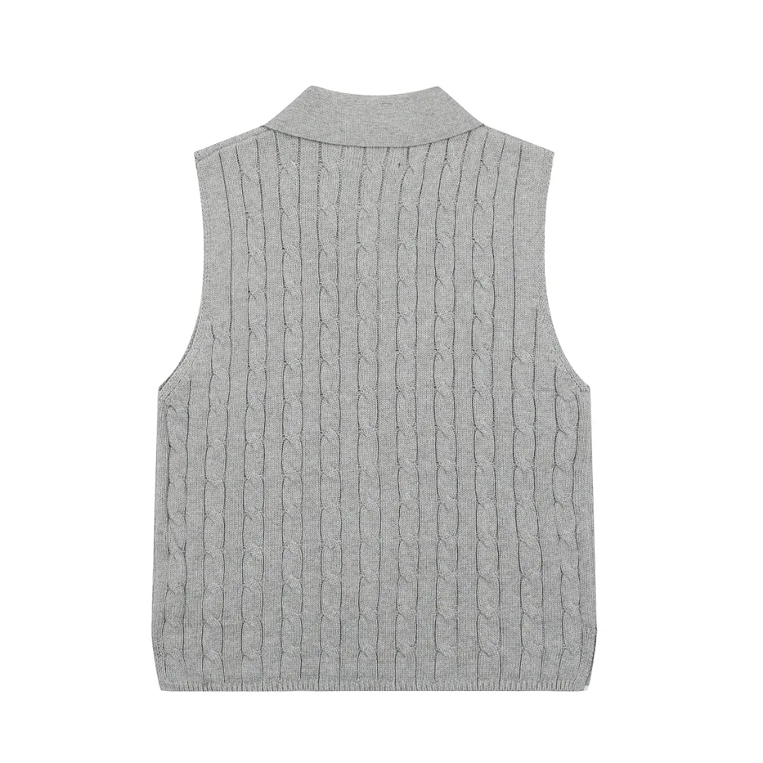 P166 💰 "Top quality" Style number: DS023# (not off the shelves all year round) [Ralph Lauren POLO lapel solid color pony embroidered logo knitted vest short sleeves] ✅Ralph Lauren Ralph Lauren classic basic versatile all-season cardigan knitted POLO vest vest short sleeves ✅Main supplier platform live broadcast Wholesale entity Replacement when out of stock Not off the shelf ✅ZP quality 1:1 version Scan the code to enter the GF website Counter quality ✅Details and quality are the only one in Guangzhou. Imported quality cotton yarn, focusing on high-end, cost-effective. Needless to say good quality. ✅Restore the original version. The maximum size can be worn up to 150 pounds. Loose, comfortable and stress-free. Olive green, denim blue, Chinese red